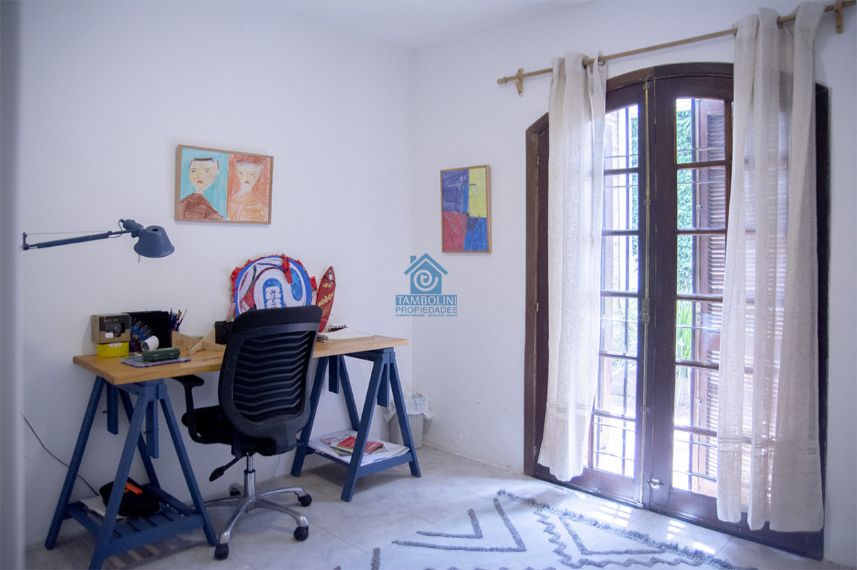 Casa ID.1114 - Excelente chalet de 5 dormitorios en venta a pasos de Playa Mansa Punta del Este