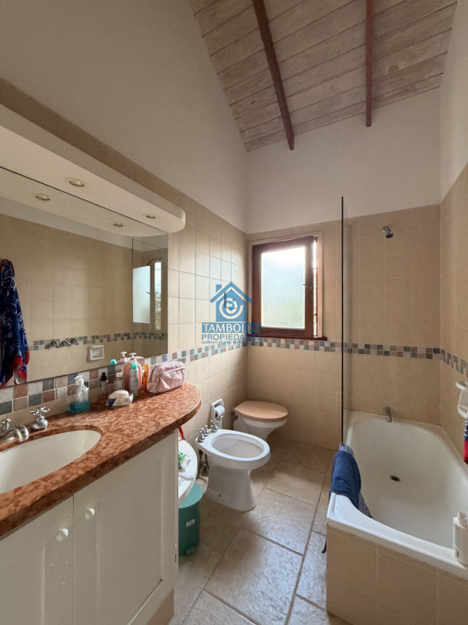 Casa ID.1043 - Vende hermosa casa en san rafael , cerca del mar, Punta del Este