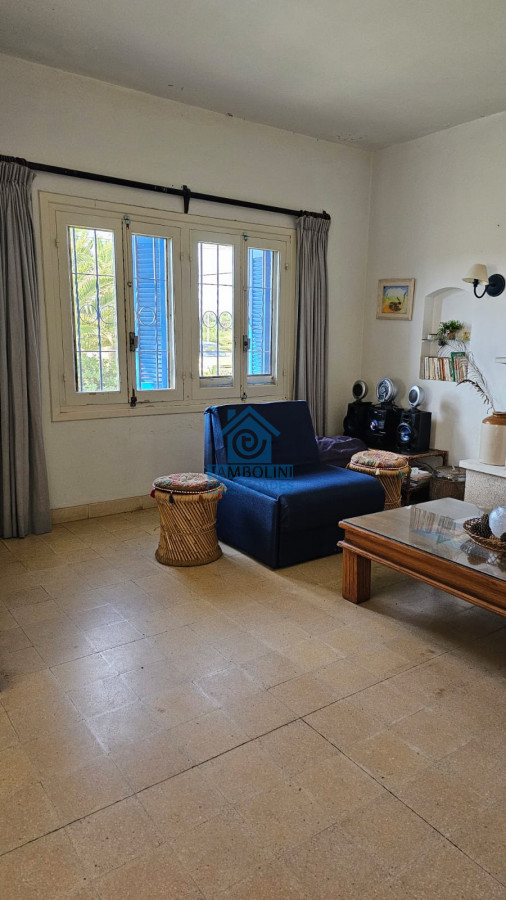 Casa ID.294 - Importante residencia frente al mar en venta.