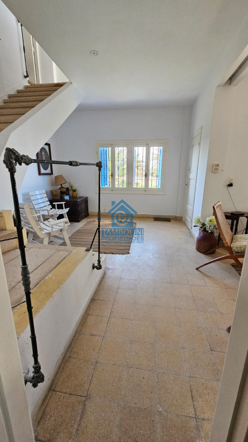 Casa ID.294 - Importante residencia frente al mar en venta.