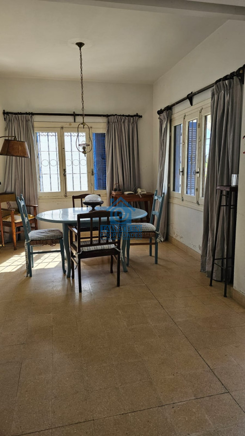 Casa ID.294 - Importante residencia frente al mar en venta.