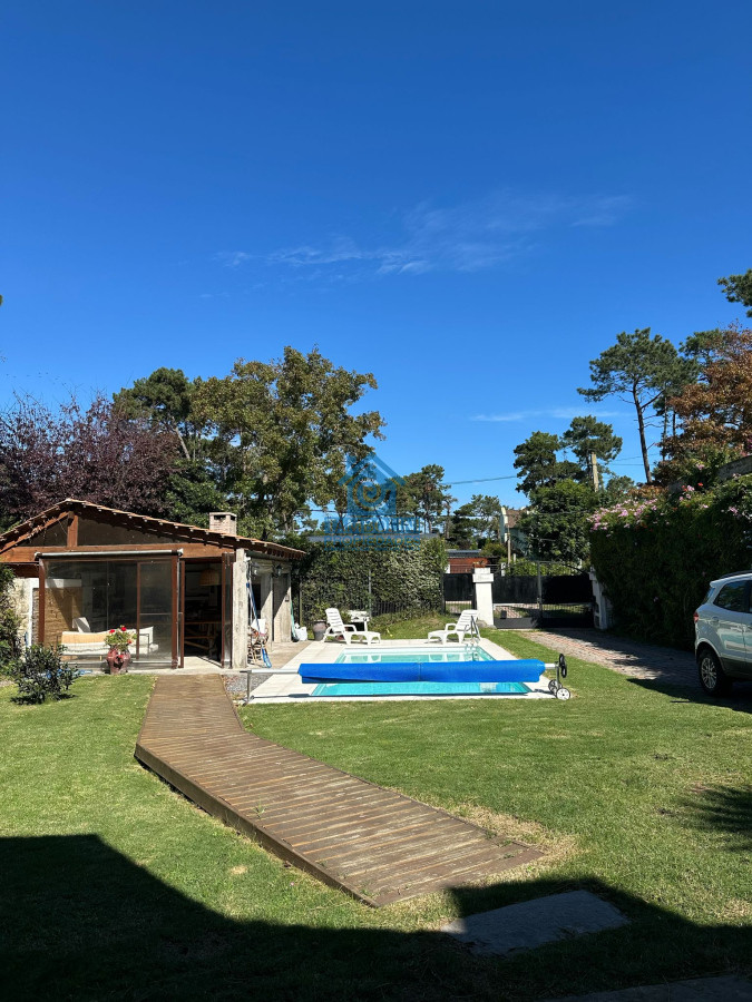 Casa ID.739 - Vende Casa de 4 dormitorios + Plus en Pinares, Punta del Este 