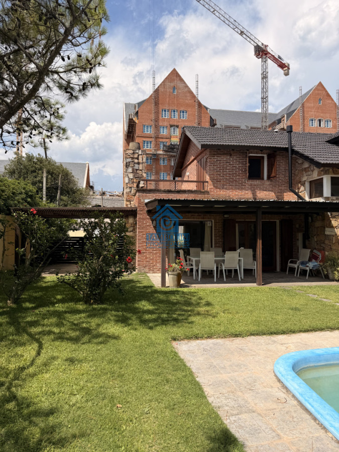 Casa ID.1043 - Vende hermosa casa en san rafael , cerca del mar, Punta del Este