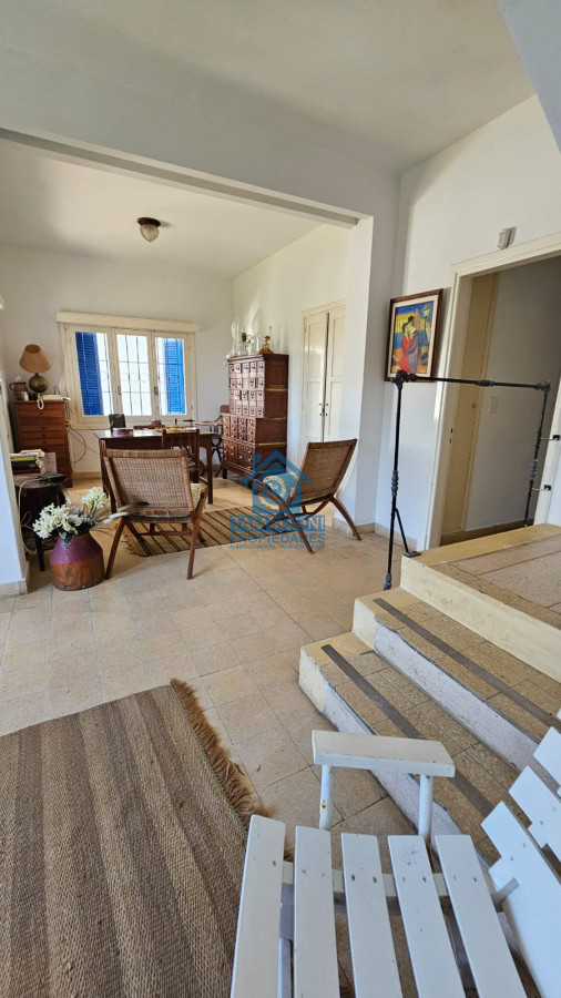 Casa ID.294 - Importante residencia frente al mar en venta.