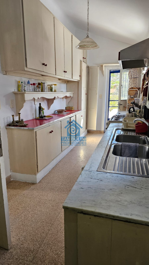 Casa ID.294 - Importante residencia frente al mar en venta.