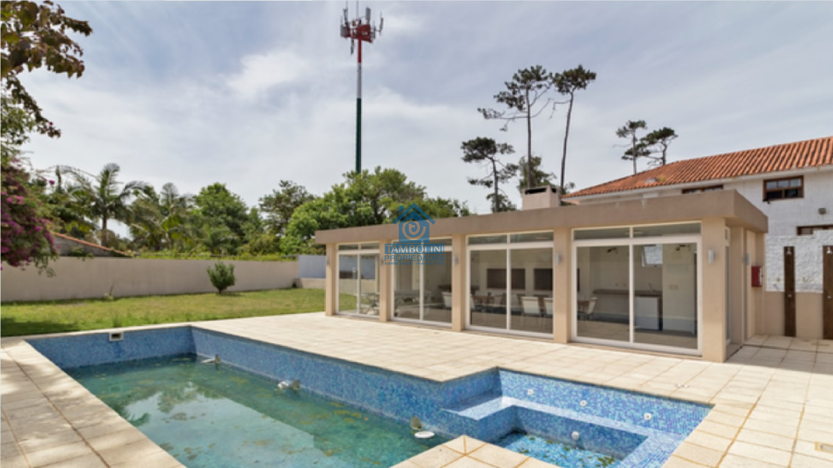 Apartamento ID.577 - Vende apartamento en playa mansa de 1 dormitorio con parrillero, Punta del Este 
