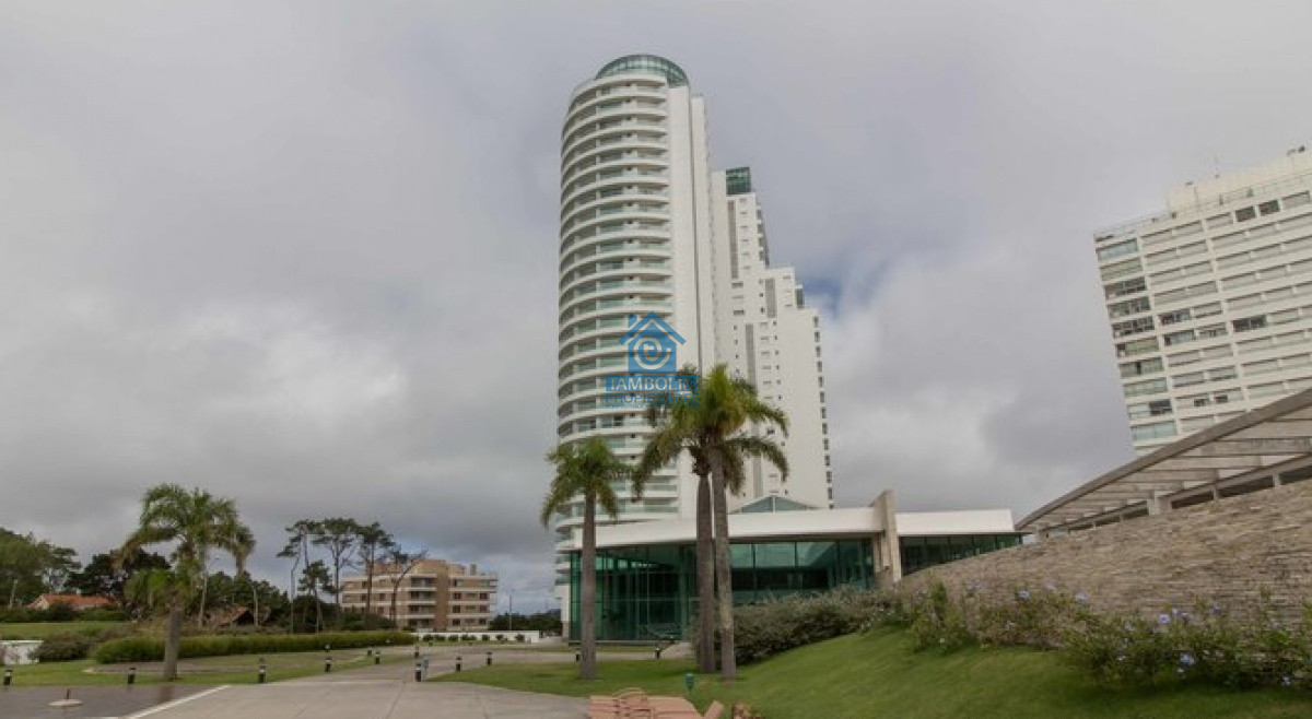 Apartamento ID.823 - PRIMERA LINEA PUNTA DEL ESTE, PLAYA MANSA- TORRE AQUARELLA