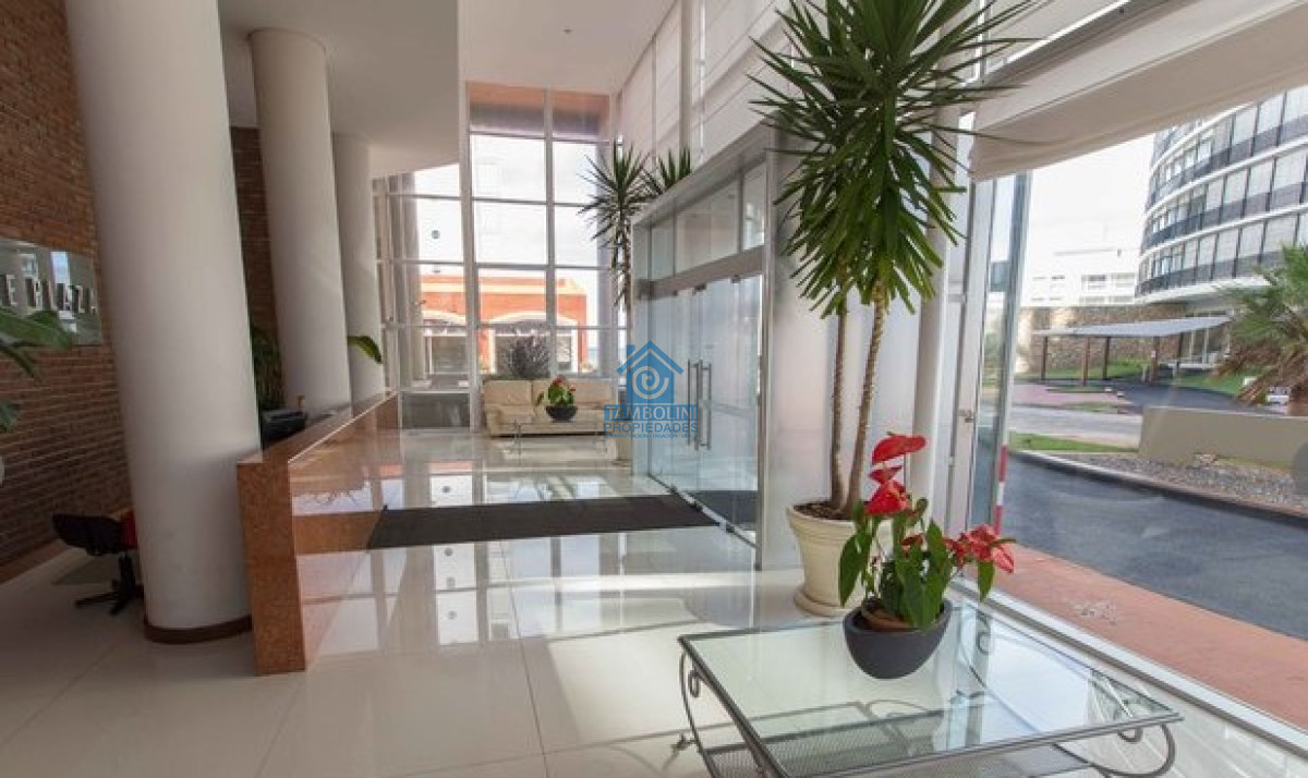 Apartamento ID.1125 - Apartamento en Venta de 3 dormitorios en Península , Punta del este 