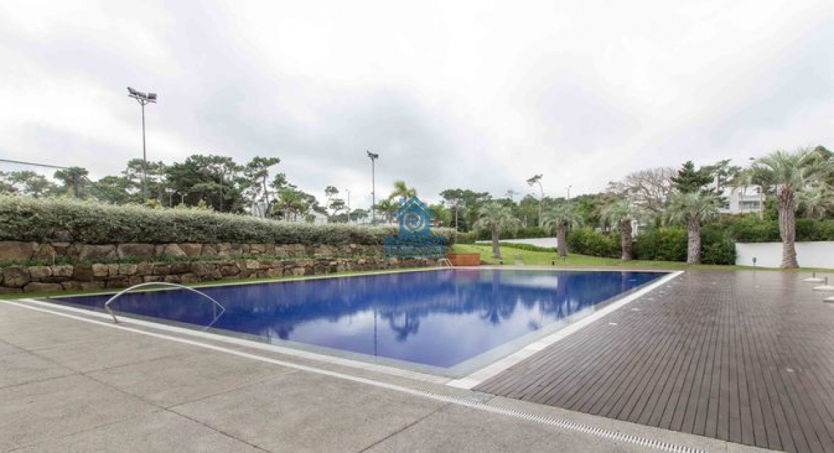 Apartamento ID.823 - PRIMERA LINEA PUNTA DEL ESTE, PLAYA MANSA- TORRE AQUARELLA