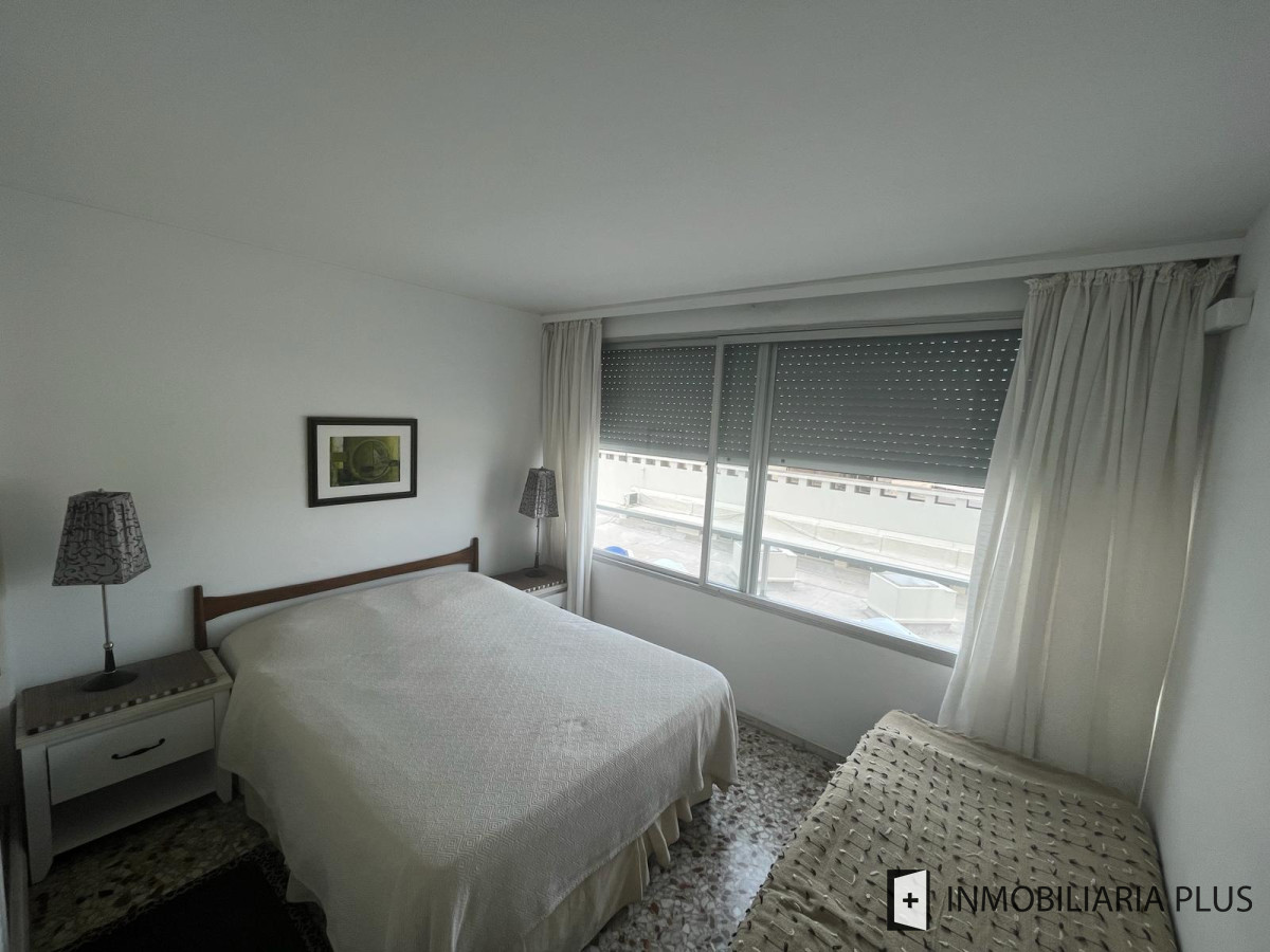 Apartamento ID.1103 - Venta de Apartamento con 1 Dormitorio y Medio en Punta del Este