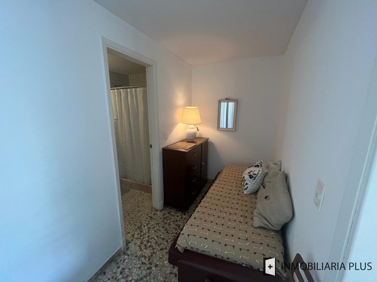 Apartamento ID.1103 - Venta de Apartamento con 1 Dormitorio y Medio en Punta del Este