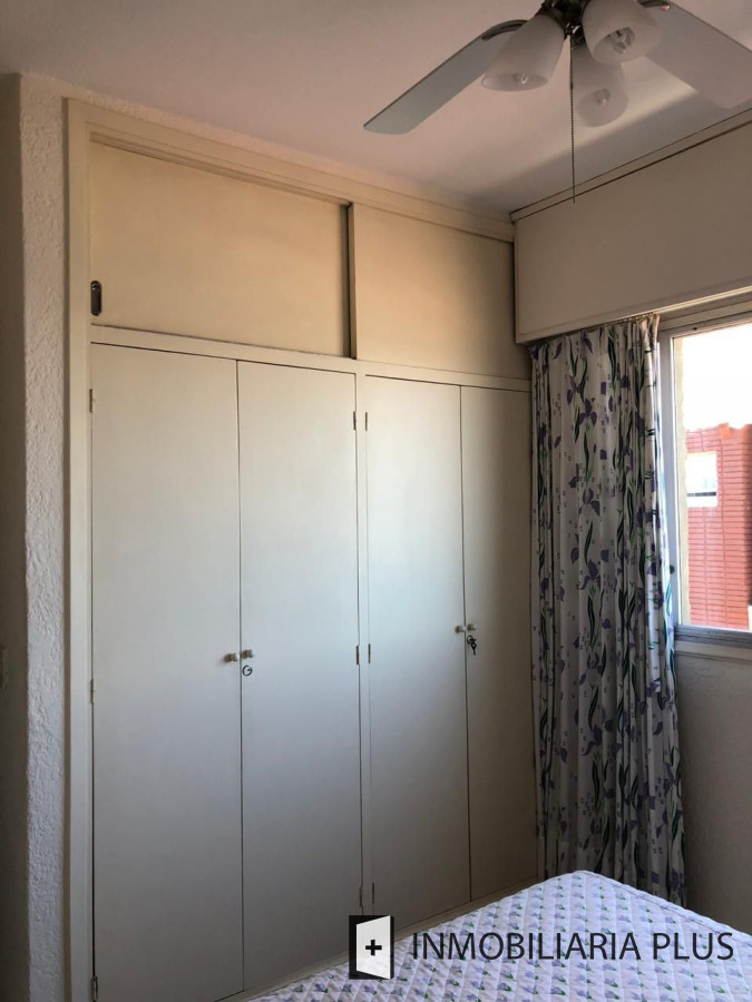 Apartamento ID.563 - Venta de Departamento de 3 dormitorio 78 m2 + Terraza con parrillero propio último piso frente al mar Punta del Este C970