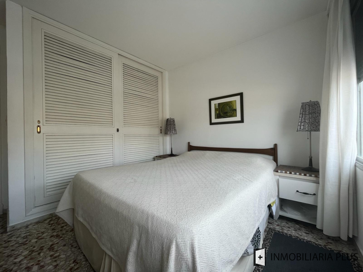 Apartamento ID.1103 - Venta de Apartamento con 1 Dormitorio y Medio en Punta del Este