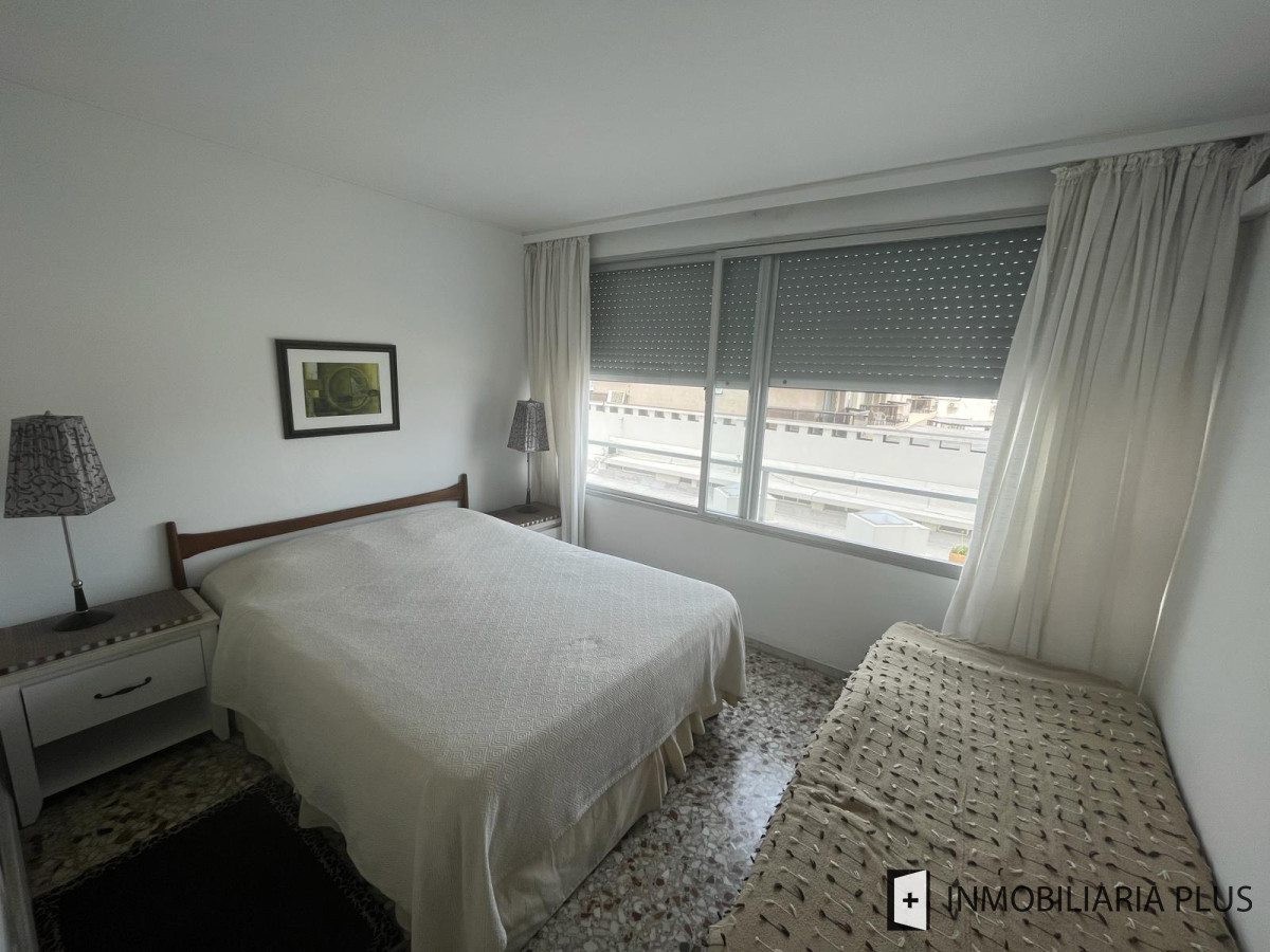 Apartamento ID.1103 - Venta de Apartamento con 1 Dormitorio y Medio en Punta del Este