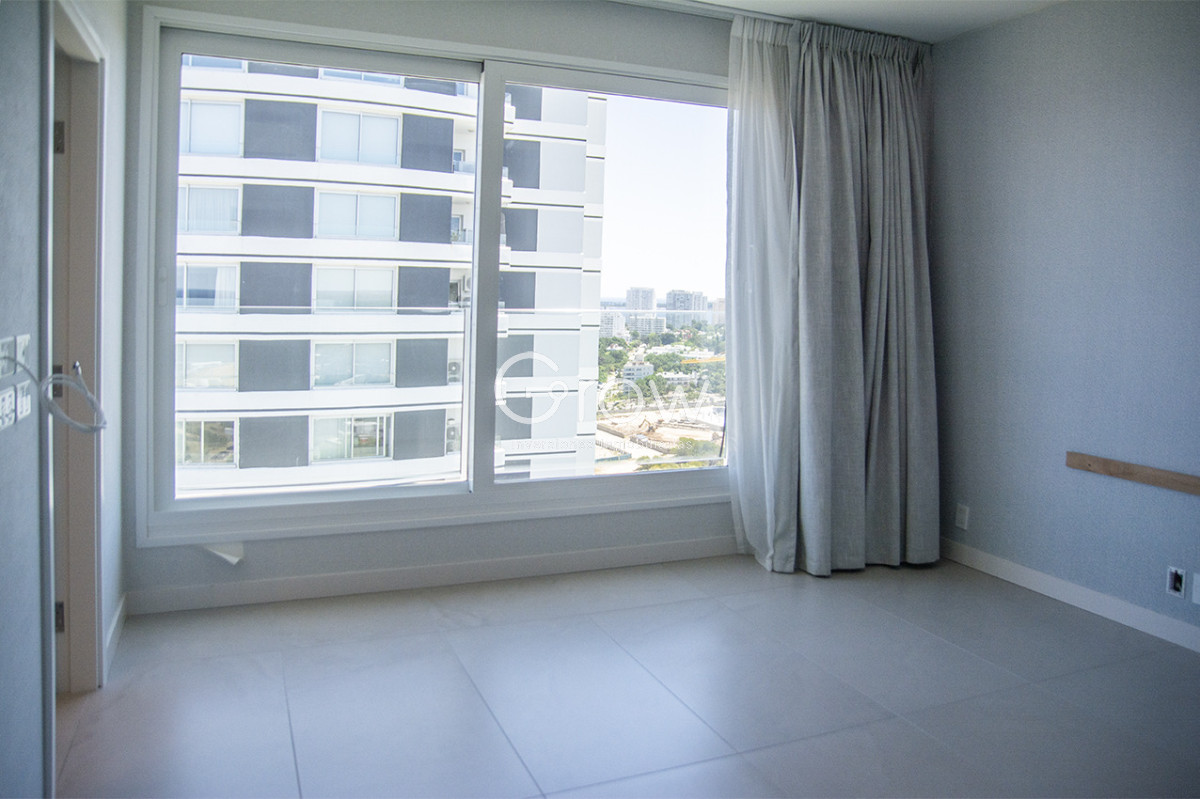 Apartamento ID.3304 - Espectacular planta en LE PARC III, Esquinero en venta