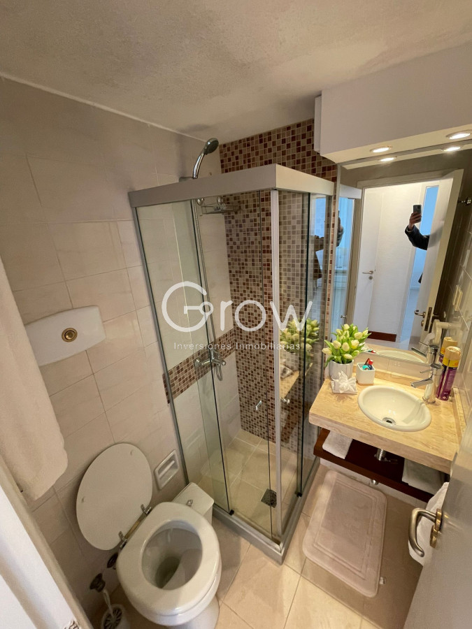 Apartamento ID.3295 - Apartamento de 2 dormitorios con vista al mar en venta en Peninsula.