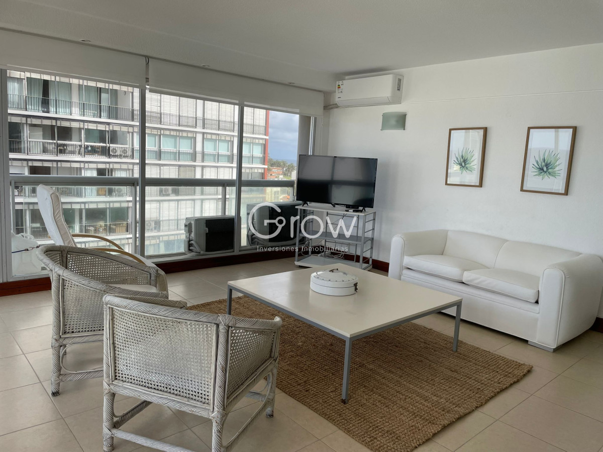 Apartamento ID.3295 - Apartamento de 2 dormitorios con vista al mar en venta en Peninsula.