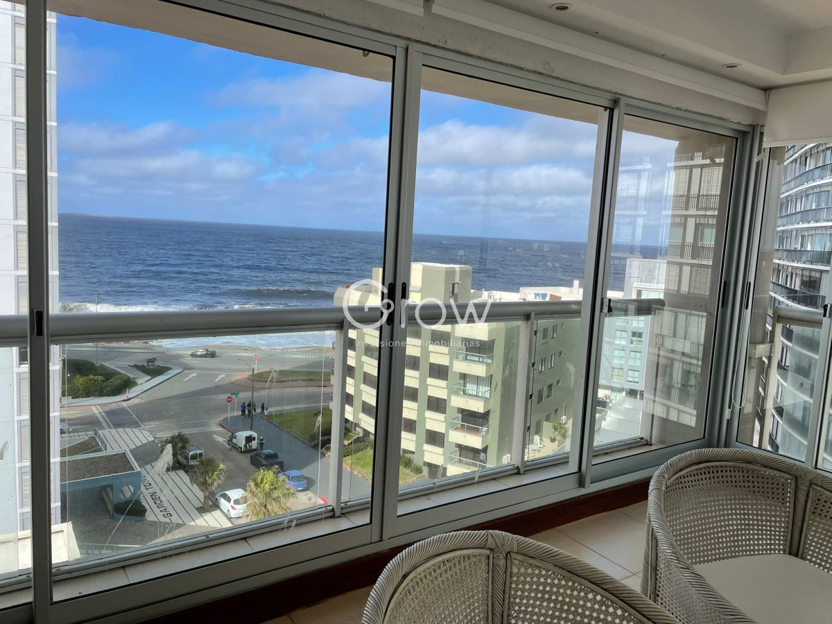 Apartamento ID.3295 - Apartamento de 2 dormitorios con vista al mar en venta en Peninsula.