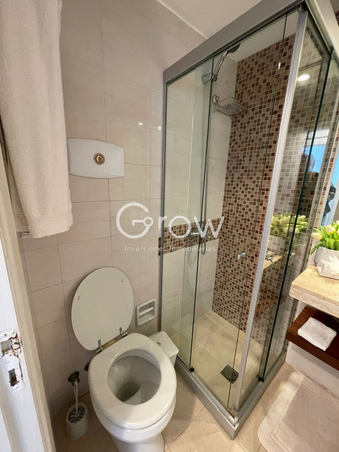 Apartamento ID.3295 - Apartamento de 2 dormitorios con vista al mar en venta en Peninsula.