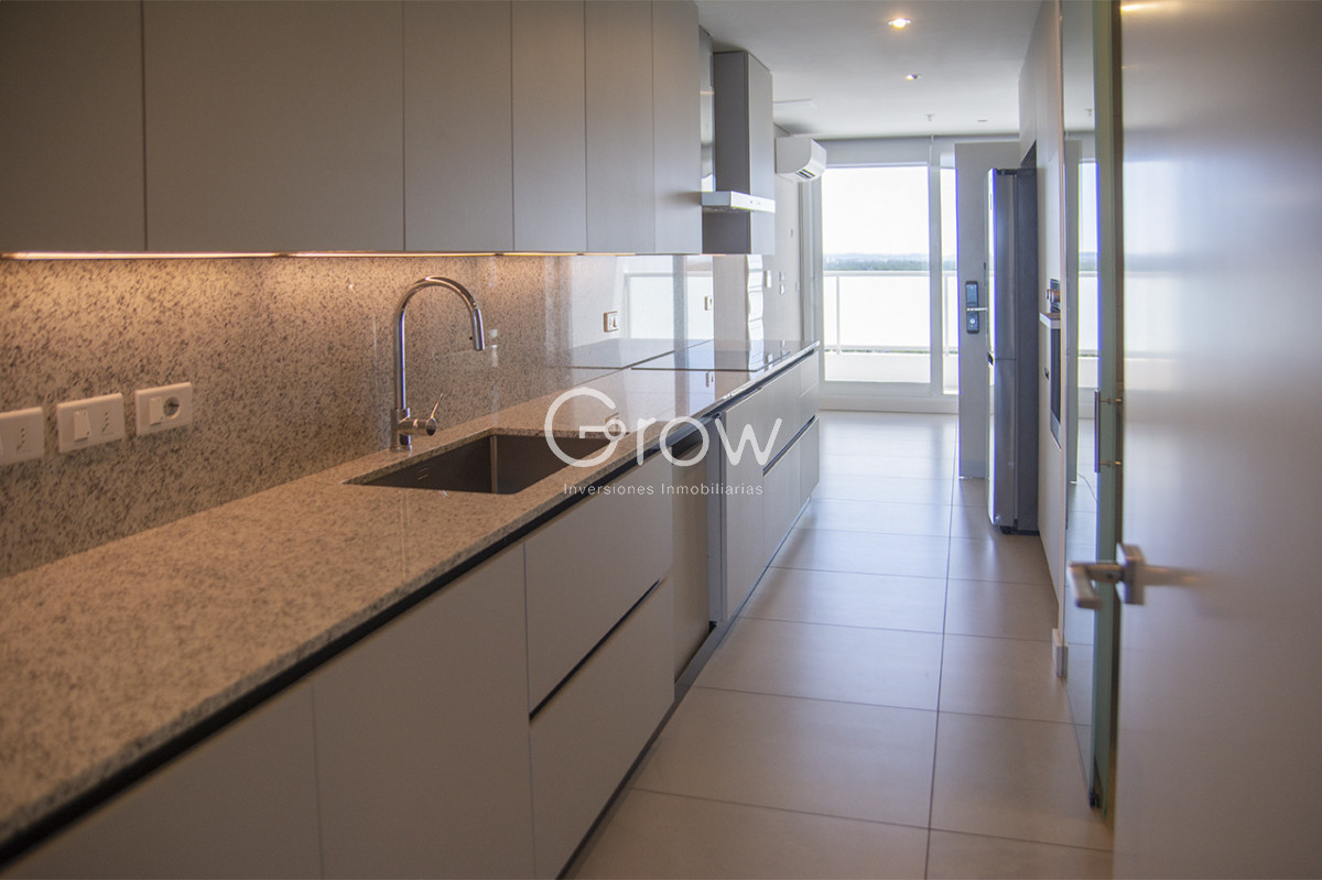 Apartamento ID.3304 - Espectacular planta en LE PARC III, Esquinero en venta
