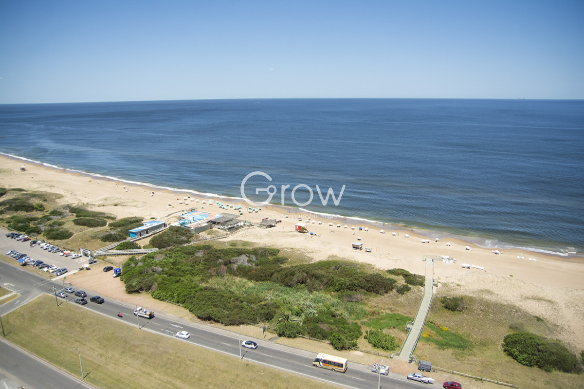 Apartamento ID.3304 - Espectacular planta en LE PARC III, Esquinero en venta