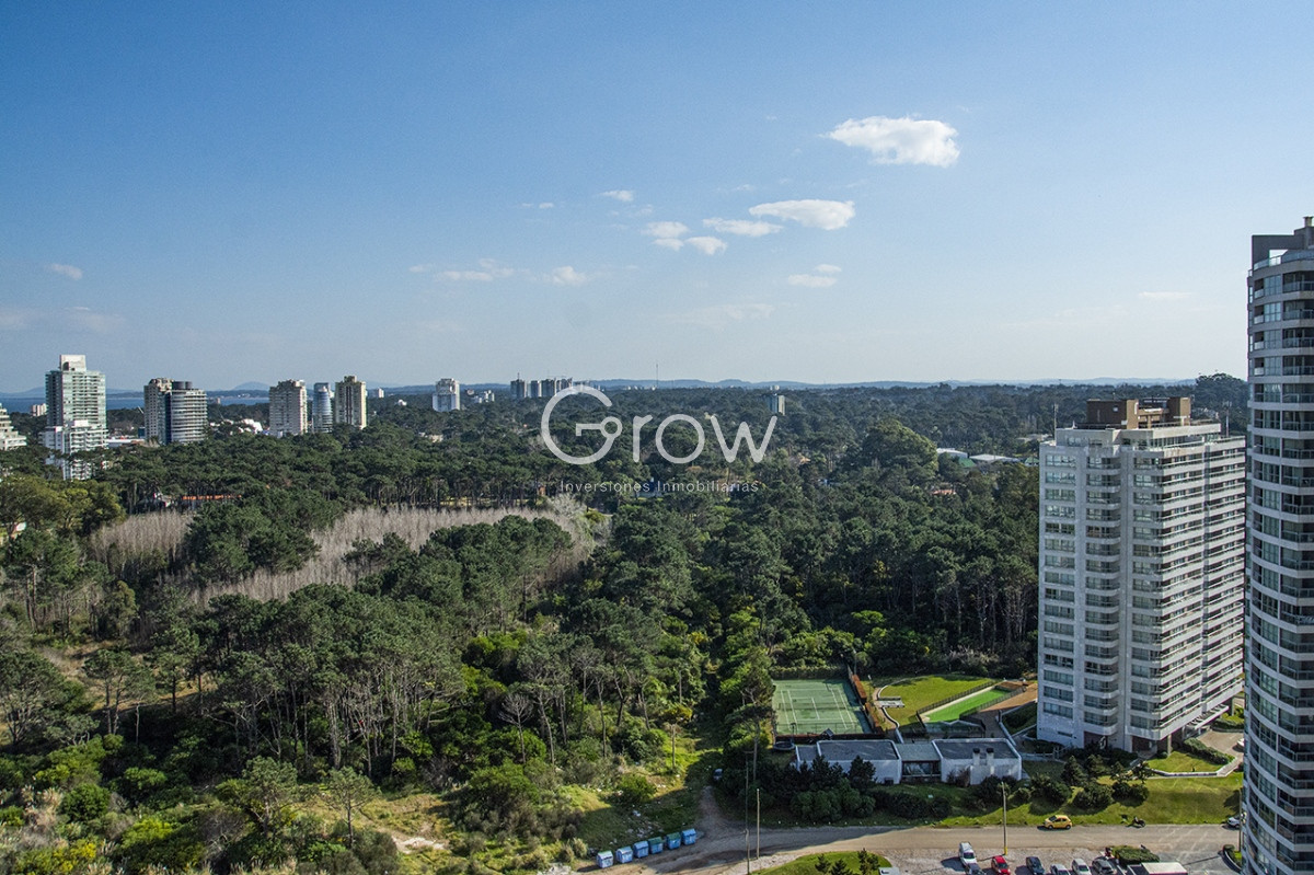 Apartamento ID.3304 - Espectacular planta en LE PARC III, Esquinero en venta