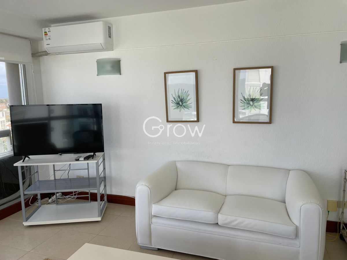 Apartamento ID.3295 - Apartamento de 2 dormitorios con vista al mar en venta en Peninsula.