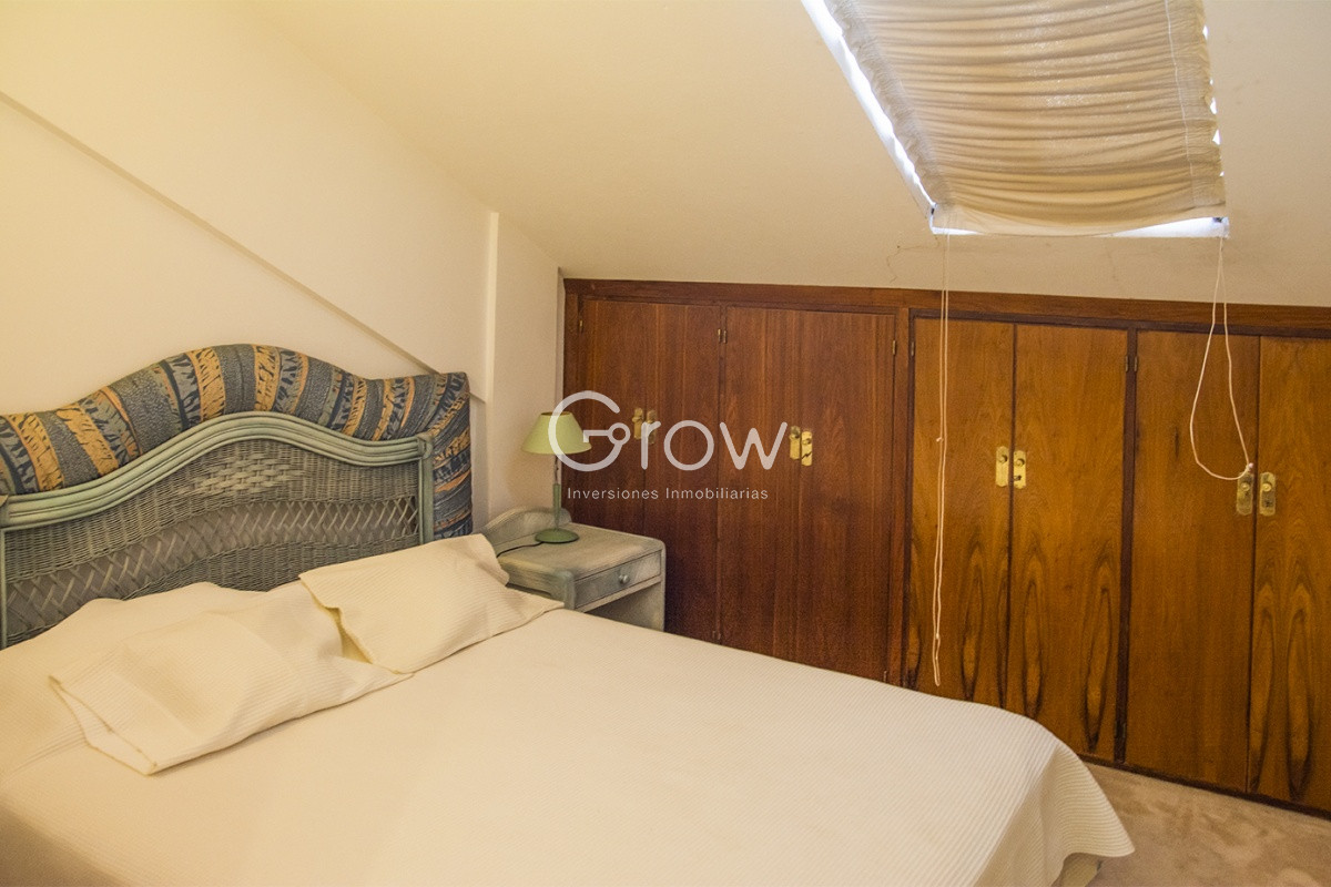 Casa ID.2080 - Casa a la venta en playa mansa Punta Del Este, gran tamaño ubicada en zona privilegiada.