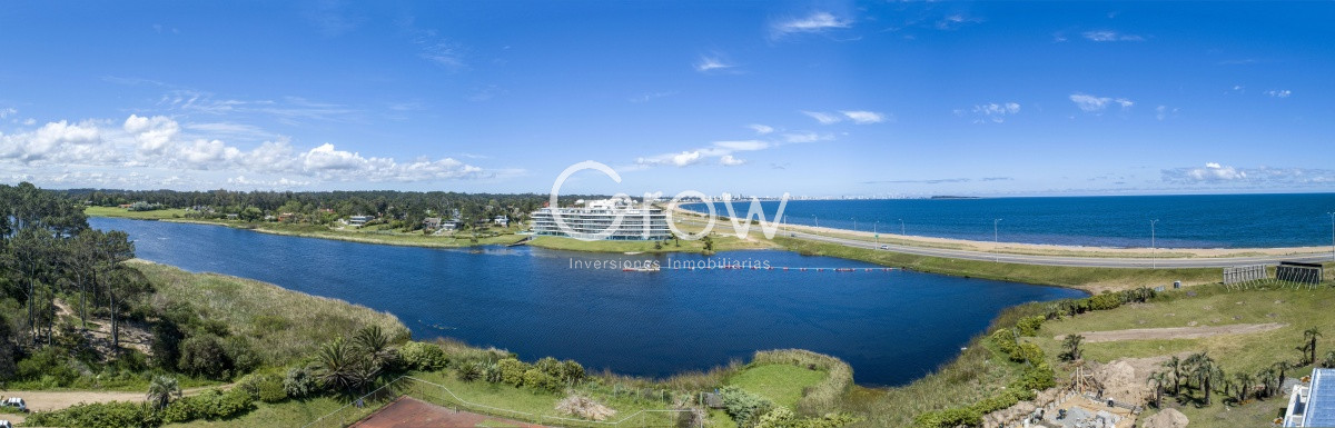 Apartamento ID.4171 - Vende apartamento con vista al mar de 3 suites, en Mansa- Punta del Este.