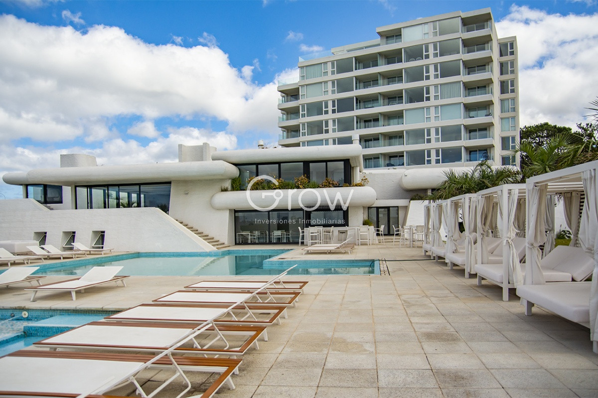 Apartamento ID.4171 - Vende apartamento con vista al mar de 3 suites, en Mansa- Punta del Este.