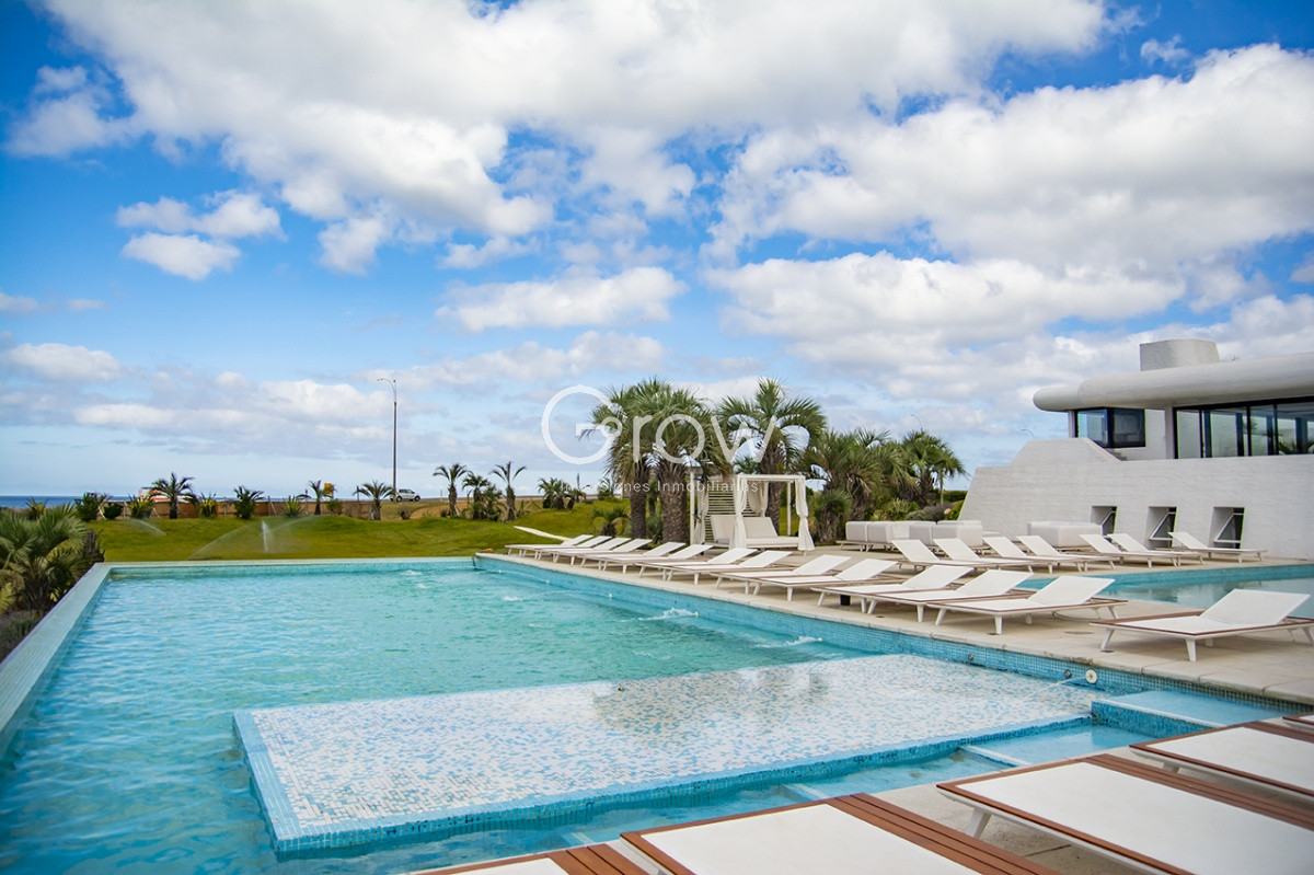 Apartamento ID.4171 - Vende apartamento con vista al mar de 3 suites, en Mansa- Punta del Este.