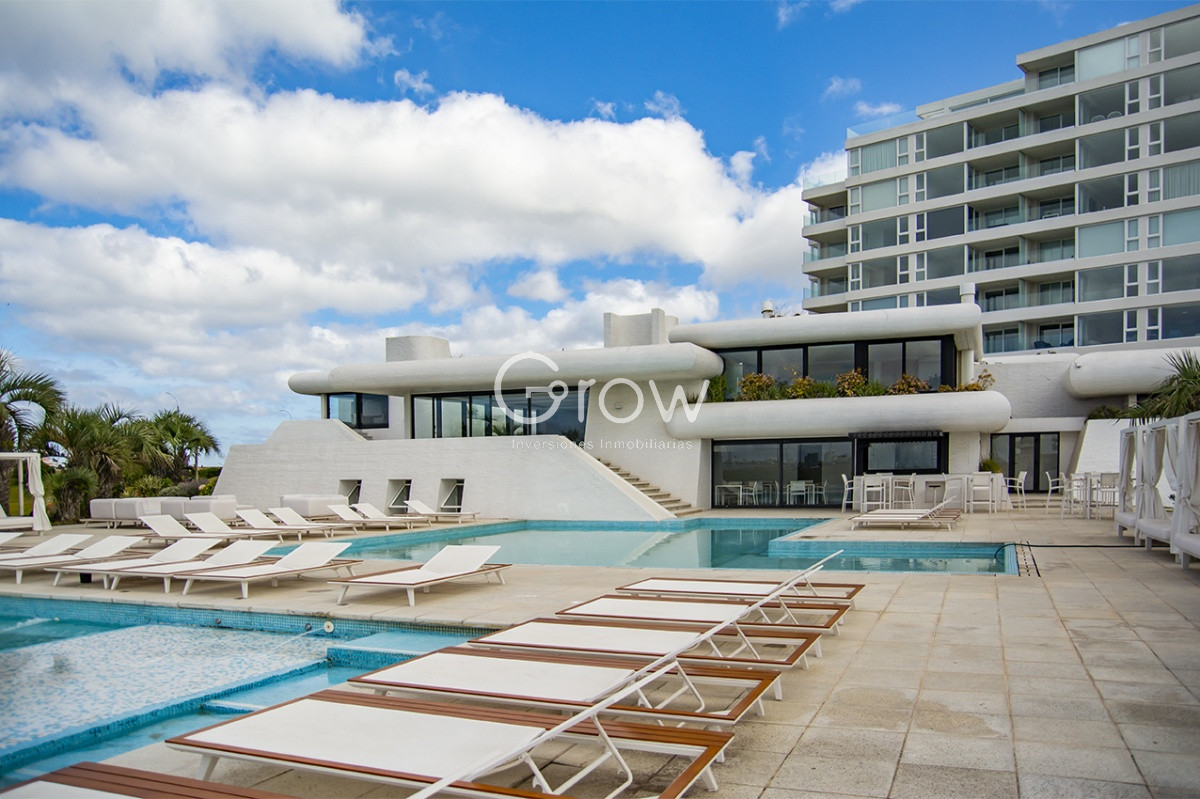 Apartamento ID.4171 - Vende apartamento con vista al mar de 3 suites, en Mansa- Punta del Este.
