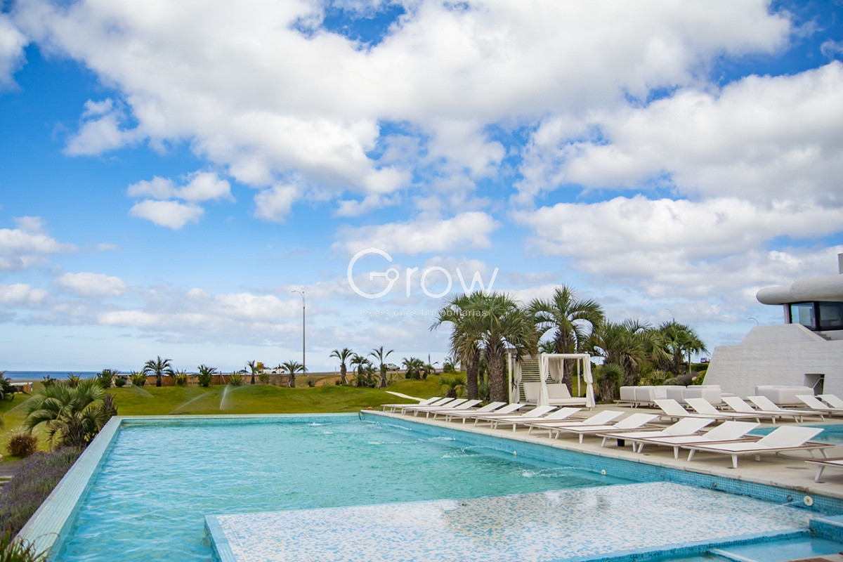 Apartamento ID.4171 - Vende apartamento con vista al mar de 3 suites, en Mansa- Punta del Este.