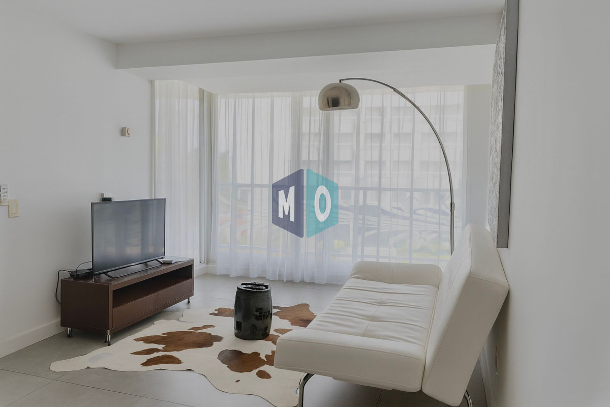 Apartamento ID.1083 - Apartamento en venta de 1 dormitorios a pasos del shopping en Punta del Este.