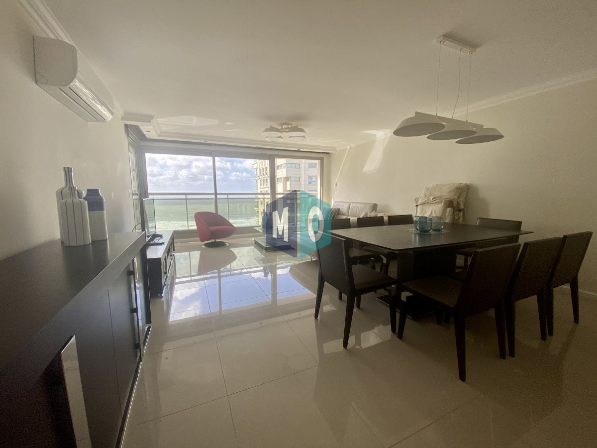 Apartamento ID.614 - Vende apartamento de 3dormitorios en Brava- Punta del Este