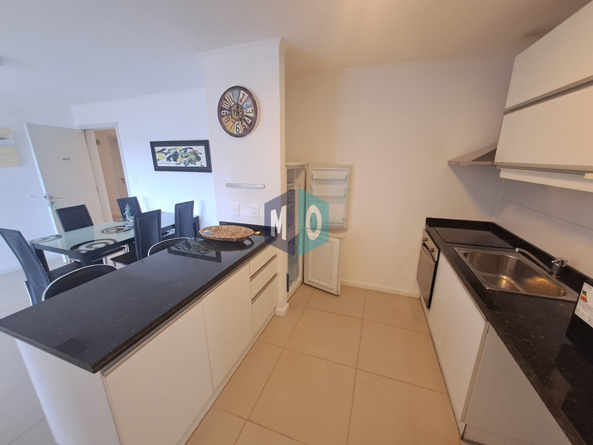 Apartamento ID.1159 - Apartamento en venta de 2 dormitorios en suite en Torre Moon,  Punta del Este