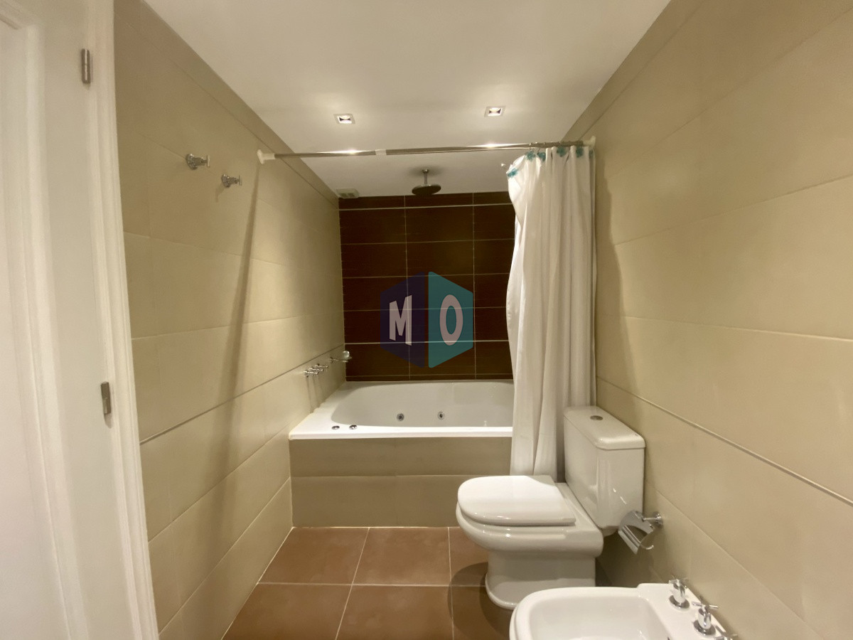 Apartamento ID.614 - Vende apartamento de 3dormitorios en Brava- Punta del Este
