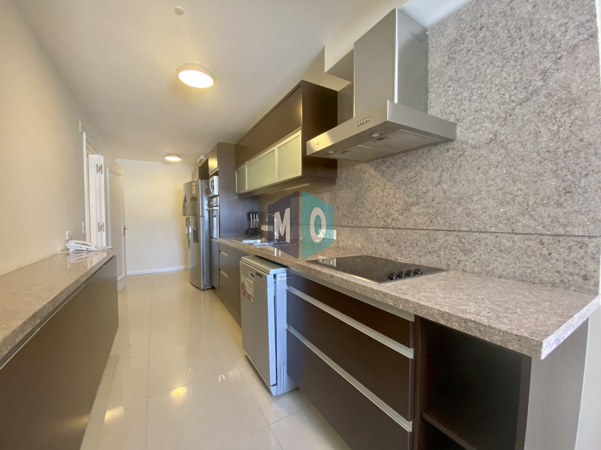 Apartamento ID.614 - Vende apartamento de 3dormitorios en Brava- Punta del Este