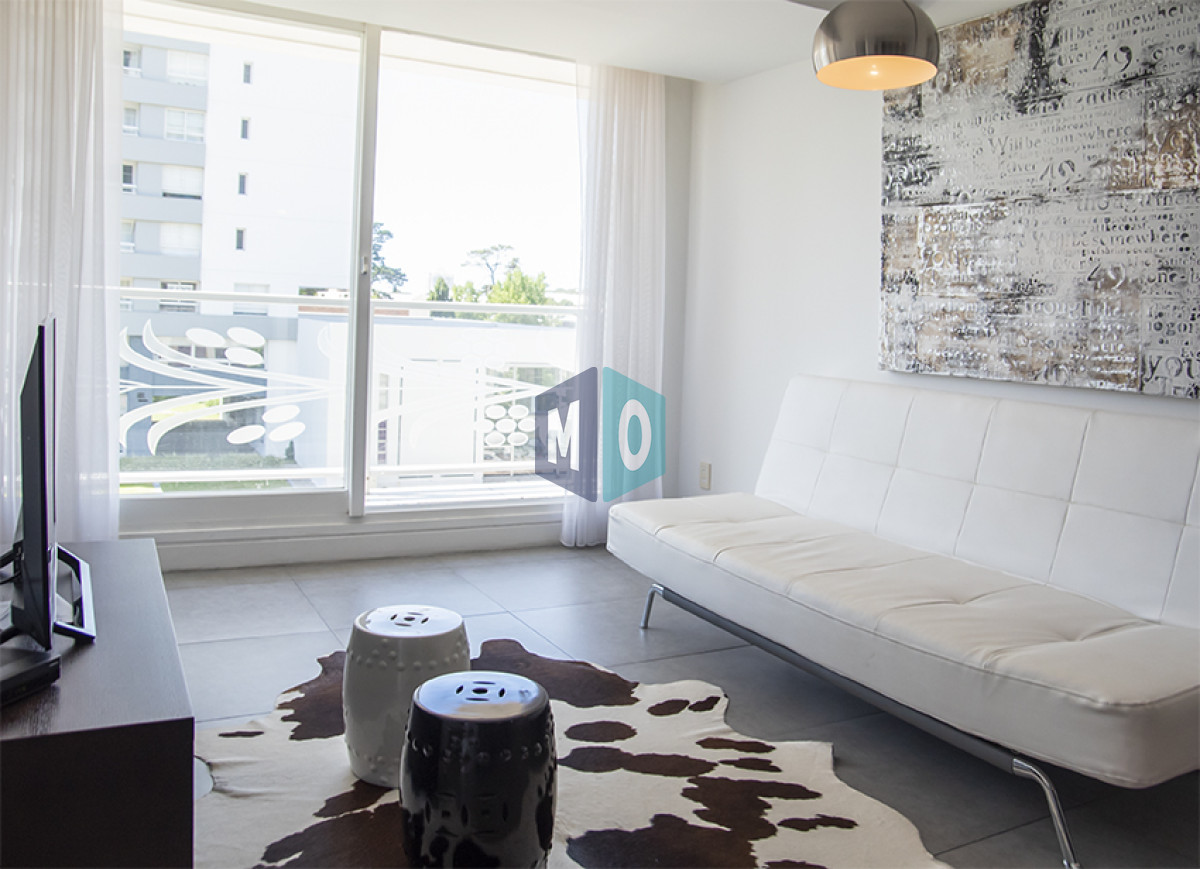 Apartamento ID.1083 - Apartamento en venta de 1 dormitorios a pasos del shopping en Punta del Este.