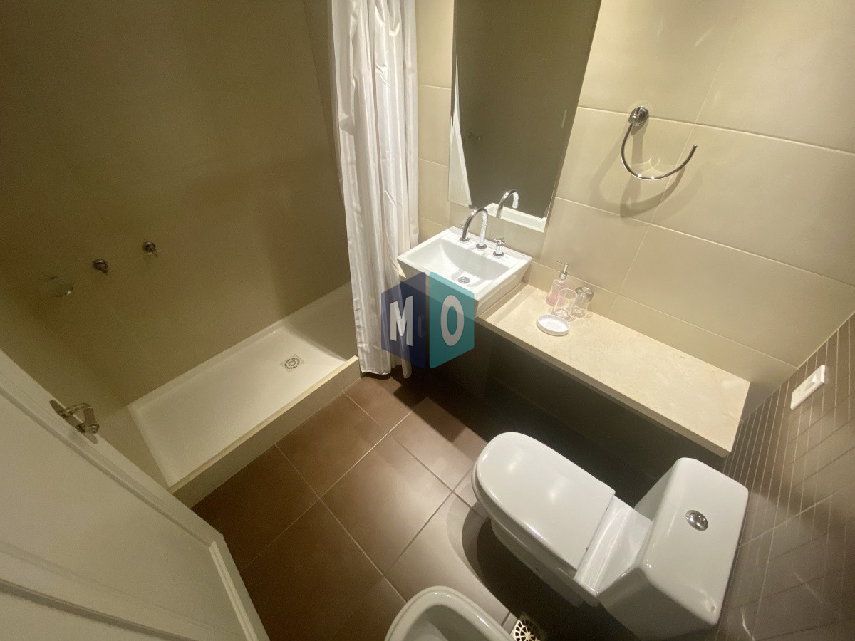 Apartamento ID.614 - Vende apartamento de 3dormitorios en Brava- Punta del Este
