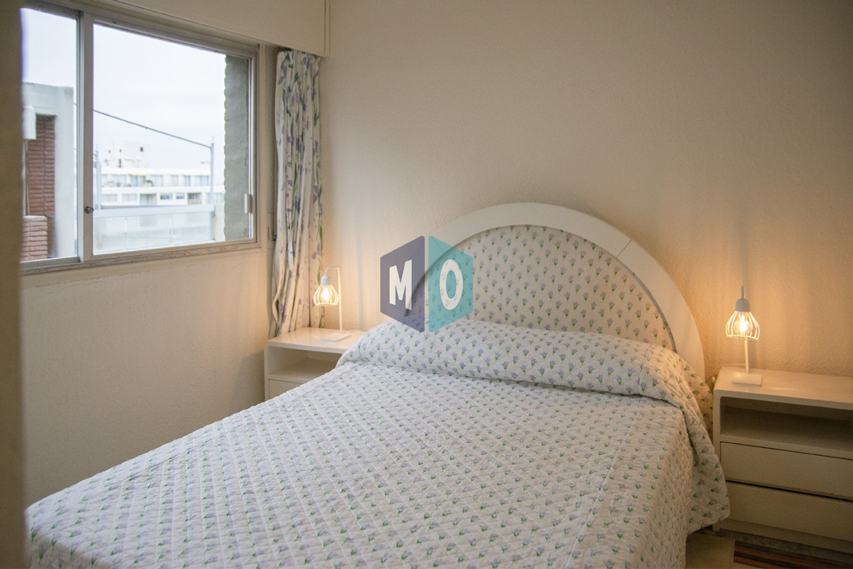 Apartamento ID.372 - Departamento de 3 dormitorio con parrillero en venta , ultimo piso frente al mar, Punta del Este