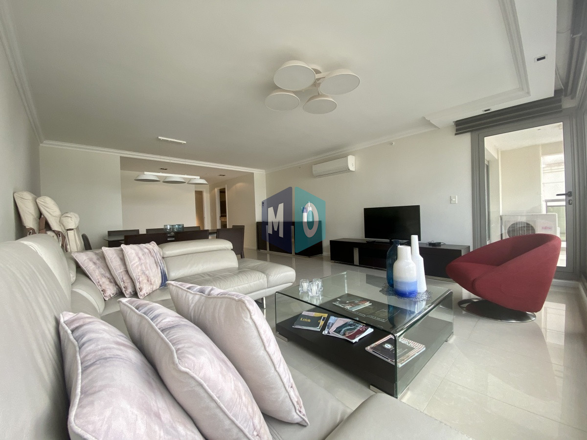 Apartamento ID.614 - Vende apartamento de 3dormitorios en Brava- Punta del Este