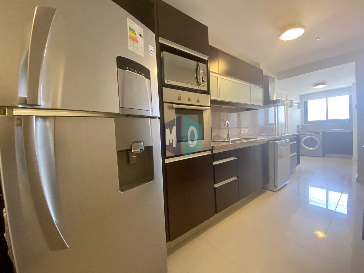 Apartamento ID.614 - Vende apartamento de 3dormitorios en Brava- Punta del Este