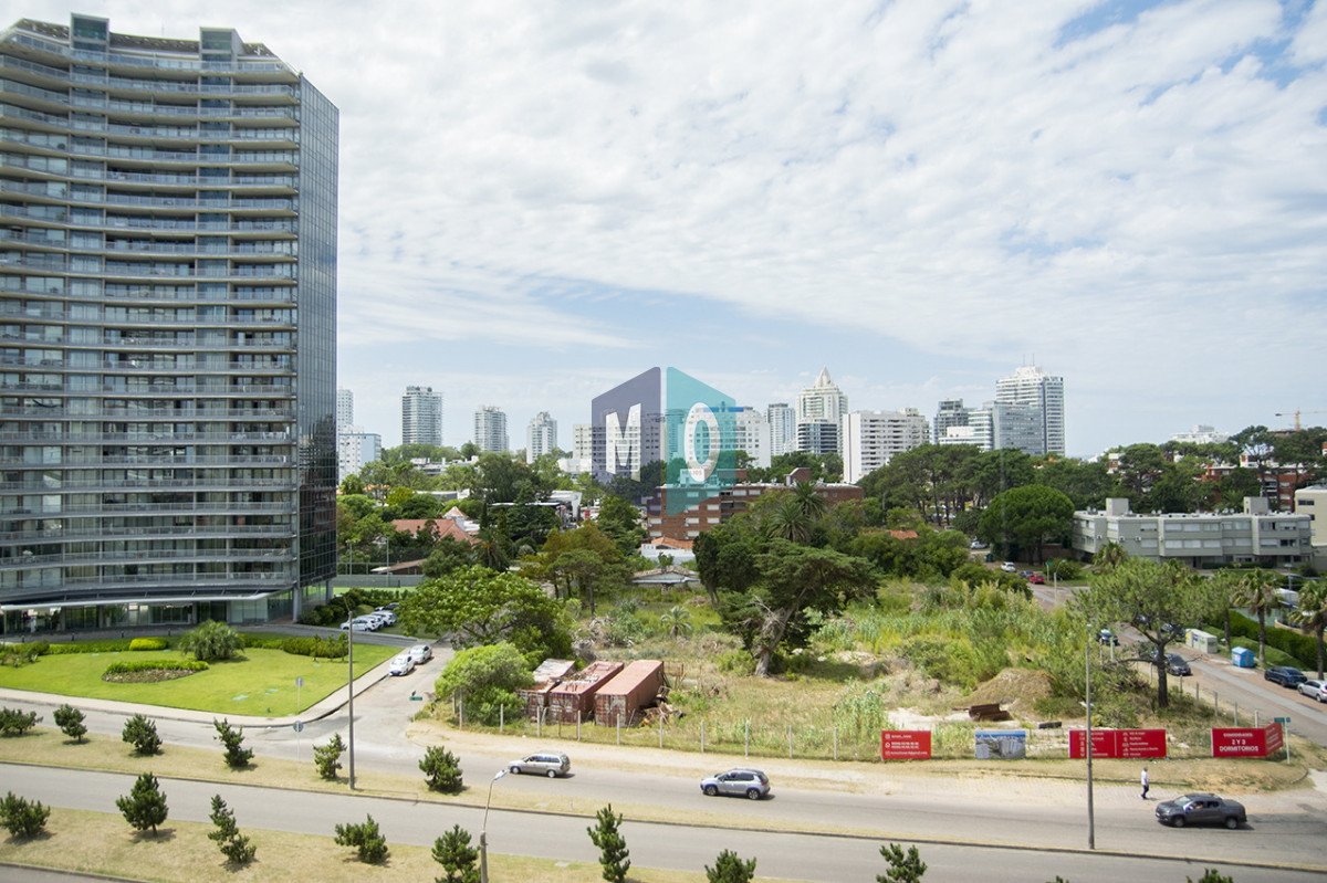 Apartamento ID.1103 - Apartamenro de 3 dormitorios a la venta en Punta del Este