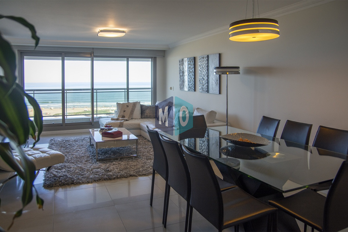 Apartamento ID.619 - Vende apartamento de 3 dormitorios en Torre Imperiale I, Frente al mar, Punta del Este 