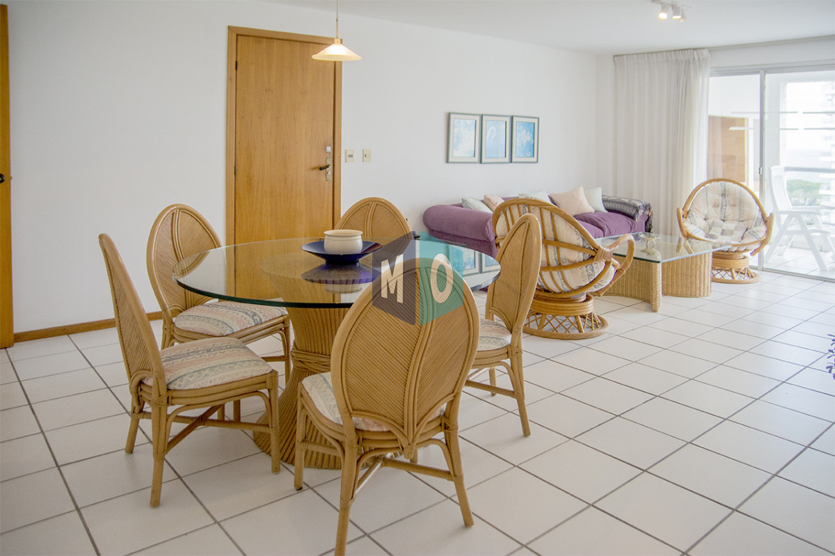 Apartamento ID.1103 - Apartamenro de 3 dormitorios a la venta en Punta del Este