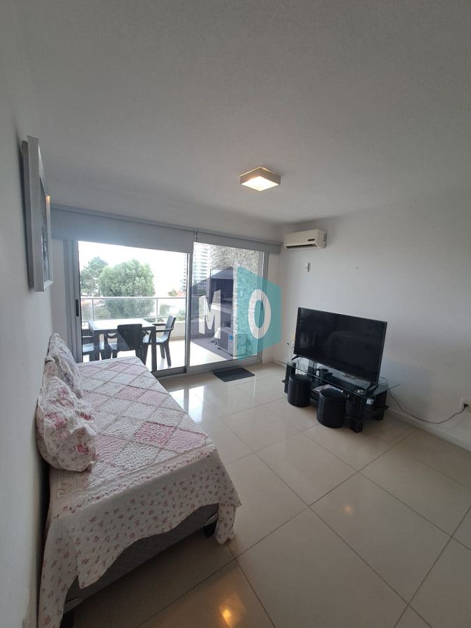 Apartamento ID.1159 - Apartamento en venta de 2 dormitorios en suite en Torre Moon,  Punta del Este