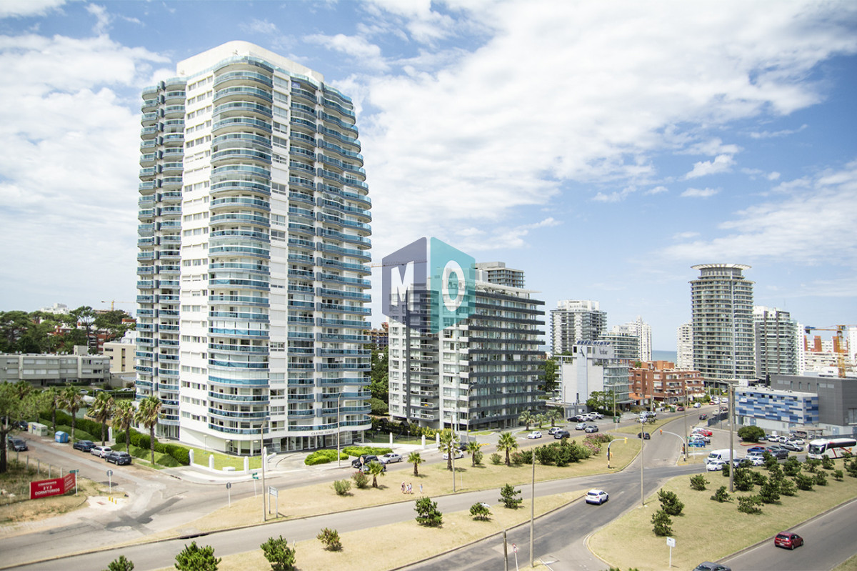 Apartamento ID.1103 - Apartamenro de 3 dormitorios a la venta en Punta del Este