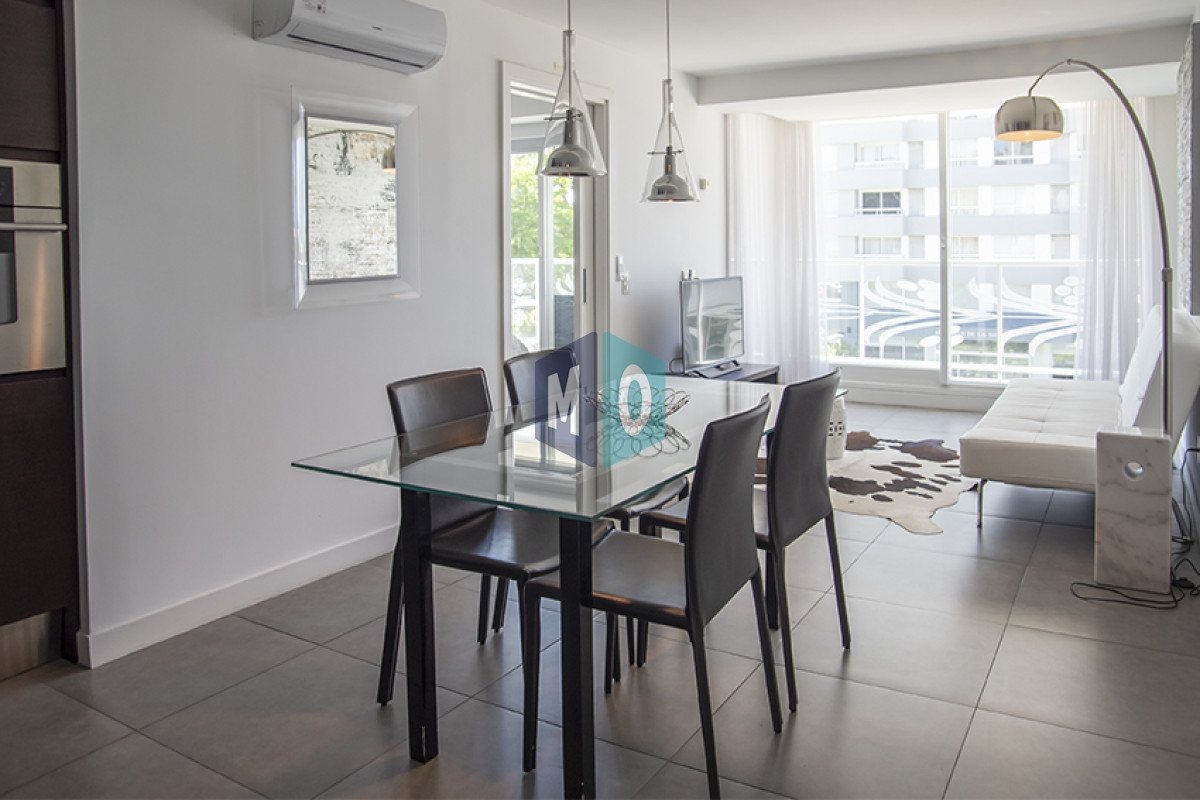 Apartamento ID.1083 - Apartamento en venta de 1 dormitorios a pasos del shopping en Punta del Este.