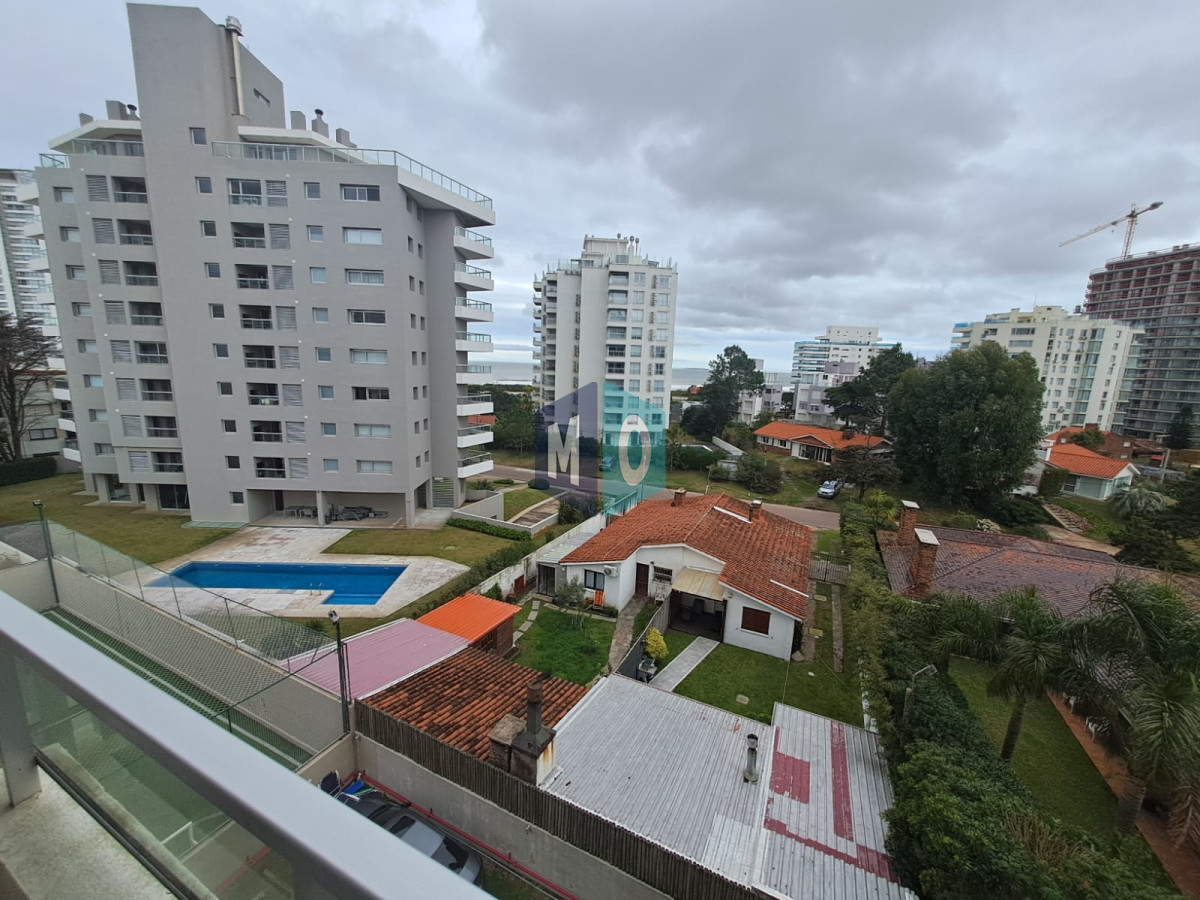 Apartamento ID.1159 - Apartamento en venta de 2 dormitorios en suite en Torre Moon,  Punta del Este